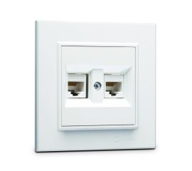 Мультивставка / разъем для передачи данных и для подключения техники связи